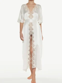 La Perla Bata Larga De Seda Blanquecina Con Macramé